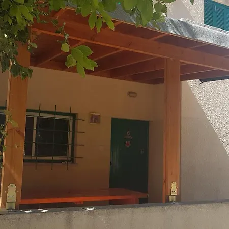Pelagos Hill Apartment *